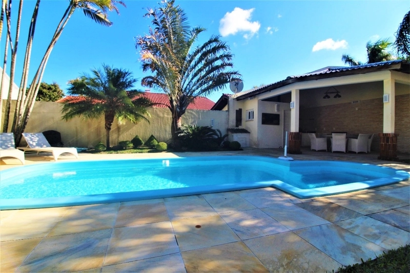 Casa com 4 dormitórios em Atlântida.: 34ª foto da galeria de imagens do imóvel