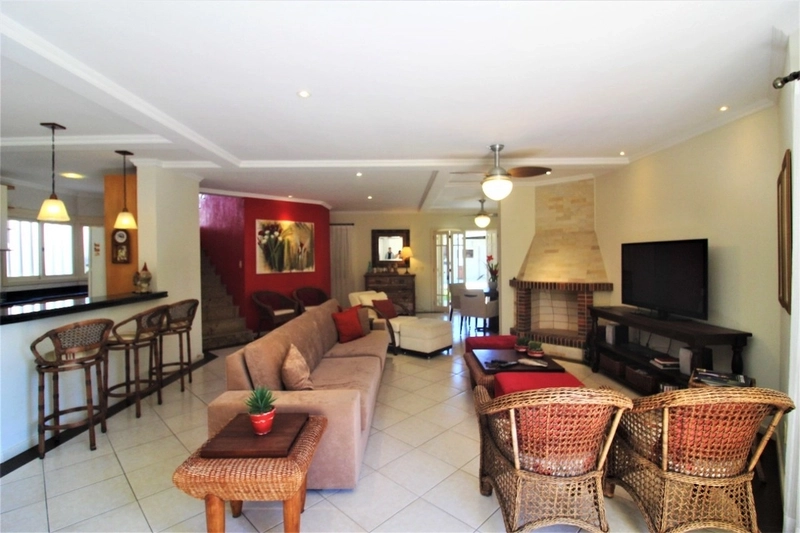 Casa com 4 dormitórios em Atlântida.: 6ª foto da galeria de imagens do imóvel