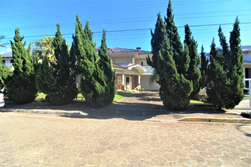 Casa com 4 dormitórios em Atlântida.: 5ª foto da galeria de imagens do imóvel