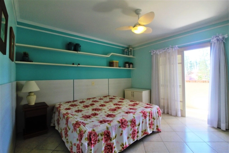 Casa com 4 dormitórios em Atlântida.: 18ª foto da galeria de imagens do imóvel