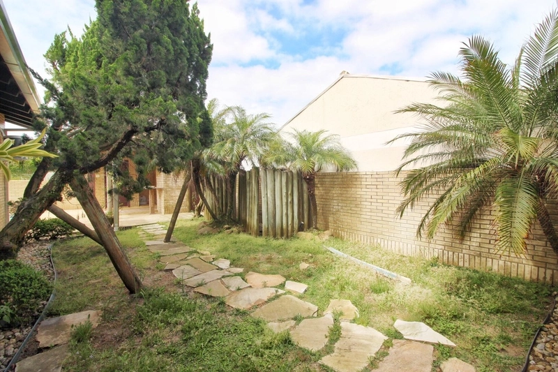 Casa de 4 dormitórios em Xangri-lá.: 24ª foto da galeria de imagens do imóvel