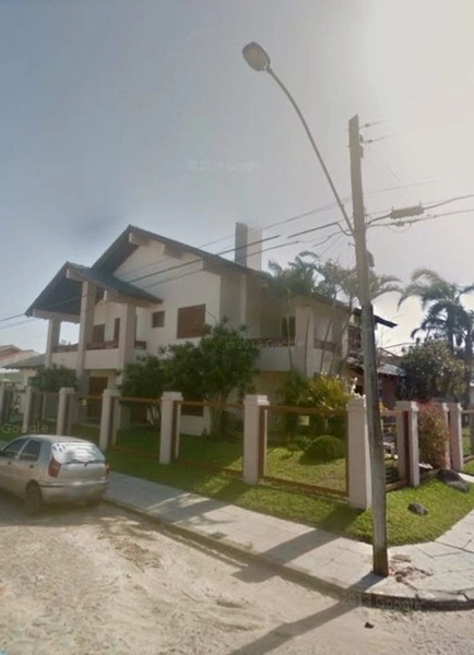 Casa de Esquina, 5 quadras do mar.: 1ª foto da galeria de imagens do imóvel