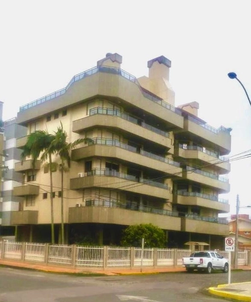 Apartamento mobiliado na Praia de Atlântida- Xangri-lá: 1ª foto da galeria de imagens do imóvel
