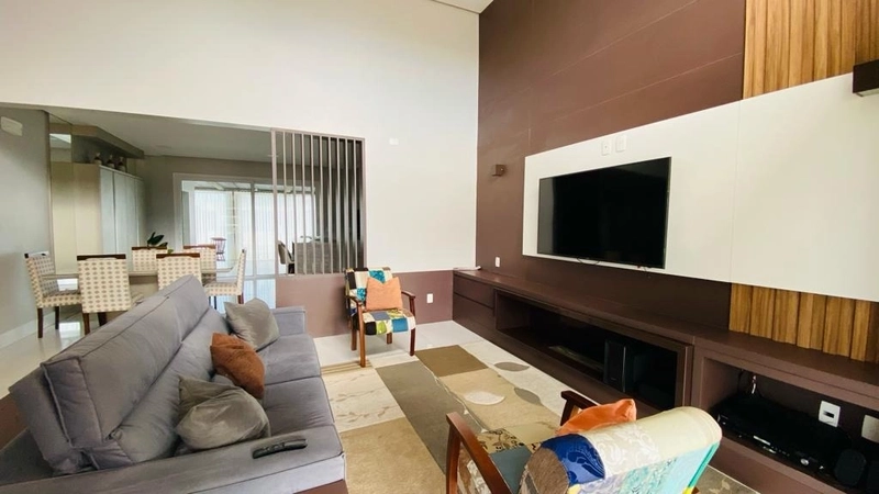 Casa em condomínio: 2ª foto da galeria de imagens do imóvel