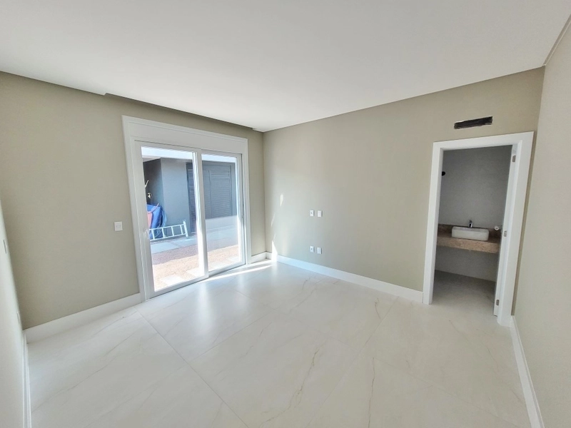 Casa de Condomínio com 4 suítes no Costa Serena: 12ª foto da galeria de imagens do imóvel