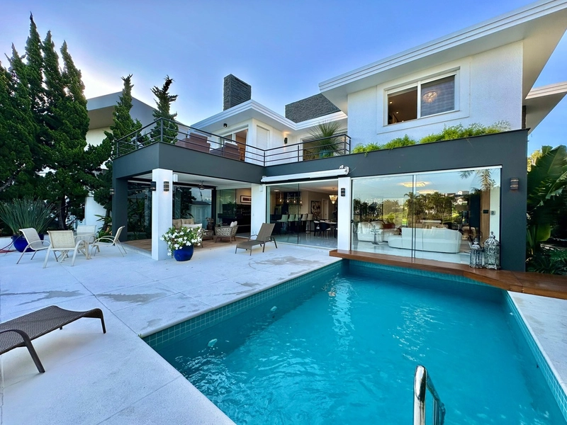 SOBRADO À VENDA – ATLÂNTIDA ILHAS PARK