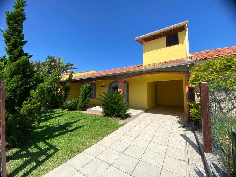 Linda casa com vista para o mar em Atlântida Sul!!