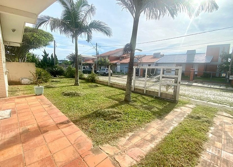 Casa com 2 terrenos a 100 metros da beira mar em Xangri-la!!: 3ª foto da galeria de imagens do imóvel