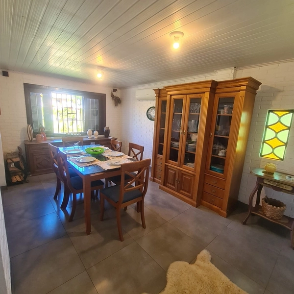 Linda casa 5 dormitórios em Atlântida: 7ª foto da galeria de imagens do imóvel