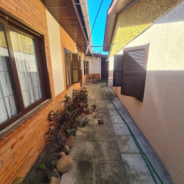 Linda casa 5 dormitórios em Atlântida: 20ª foto da galeria de imagens do imóvel