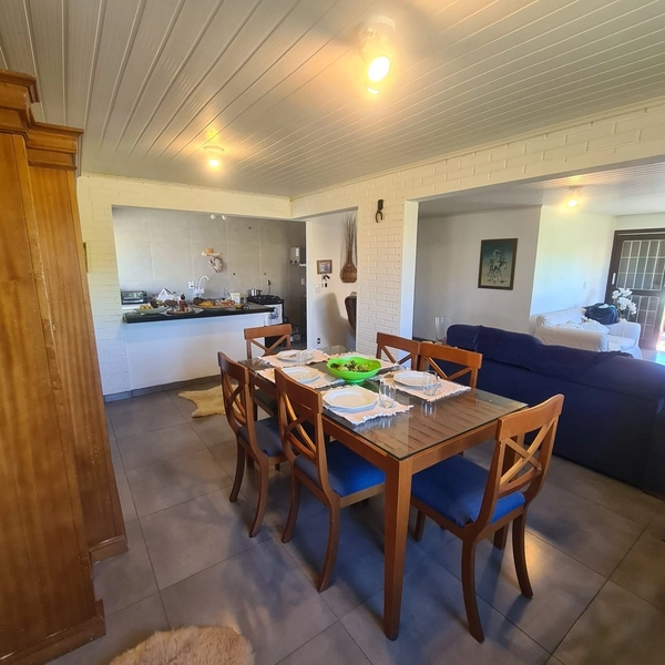 Linda casa 5 dormitórios em Atlântida: 5ª foto da galeria de imagens do imóvel