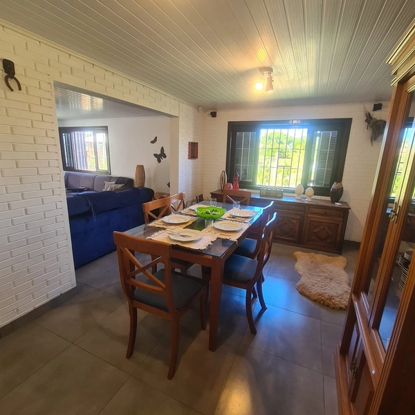 Linda casa 5 dormitórios em Atlântida: 6ª foto da galeria de imagens do imóvel