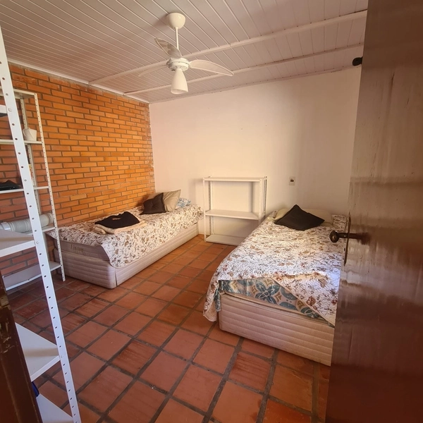 Linda casa 5 dormitórios em Atlântida: 23ª foto da galeria de imagens do imóvel