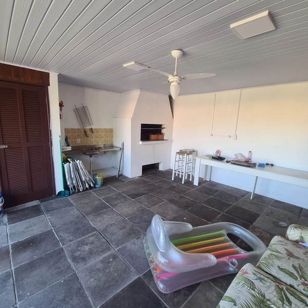 Linda casa 5 dormitórios em Atlântida: 18ª foto da galeria de imagens do imóvel