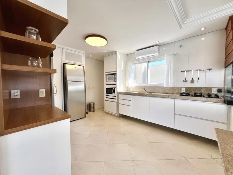 Linda casa 5 dormitórios com piscina em Atlântida: 10ª foto da galeria de imagens do imóvel