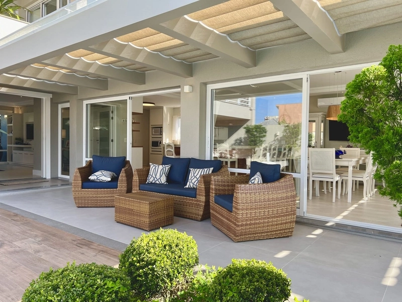 Linda casa 5 dormitórios com piscina em Atlântida: 6ª foto da galeria de imagens do imóvel
