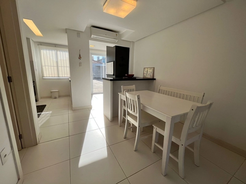 Sobrado duplex no centro de Xangri-Lá, apenas três quadras do mar!!: 5ª foto da galeria de imagens do imóvel