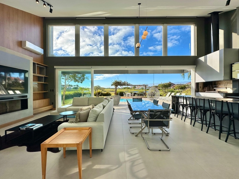 CASA À VENDA NO CONDOMÍNIO GREEN VILLAGE - ÚNICO COM CAMPO DE GOLF.: 4ª foto da galeria de imagens do imóvel