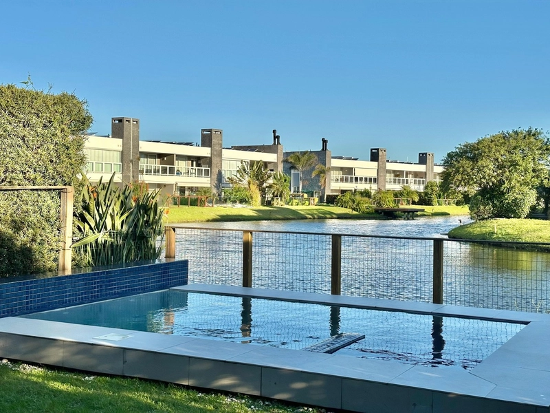 CONDOMÍNIO ROSSI – CASA BEIRA LAGO