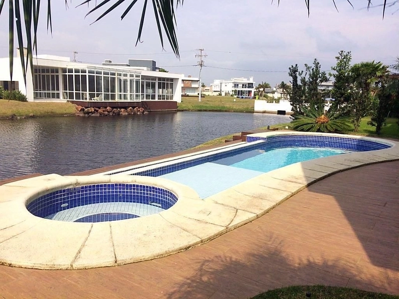 Casa à venda beira lago no Condomínio Malibu!: 31ª foto da galeria de imagens do imóvel