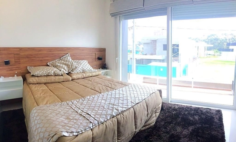 Casa à venda beira lago no Condomínio Malibu!: 28ª foto da galeria de imagens do imóvel