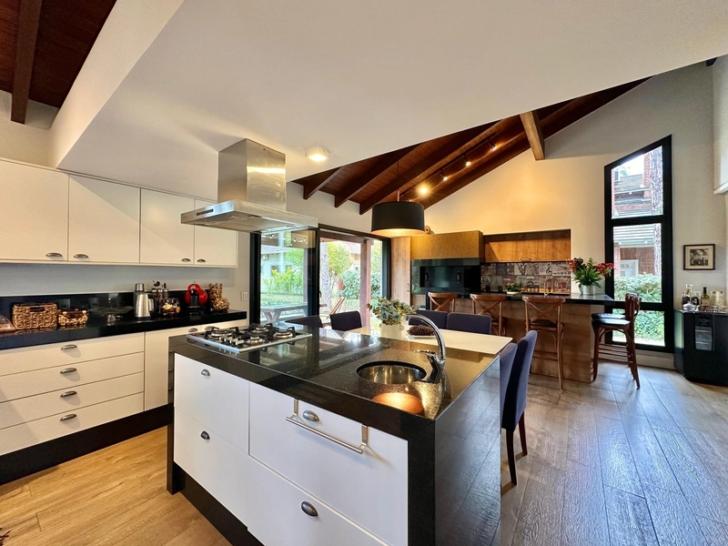 CASA À VENDA NA MELHOR LOCALIZAÇÃO DE ATLÂNTIDA: 6ª foto da galeria de imagens do imóvel