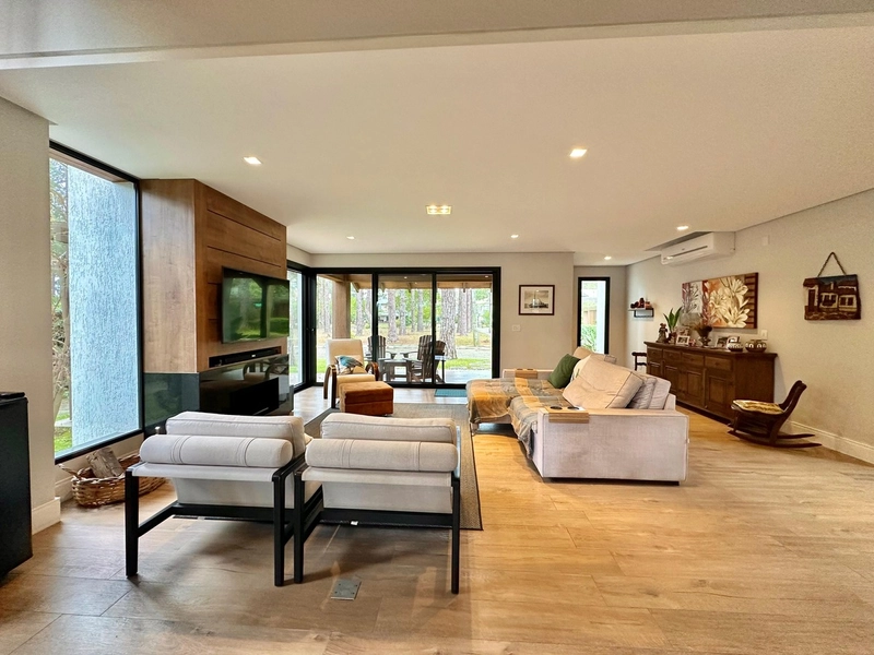 CASA À VENDA NA MELHOR LOCALIZAÇÃO DE ATLÂNTIDA: 4ª foto da galeria de imagens do imóvel