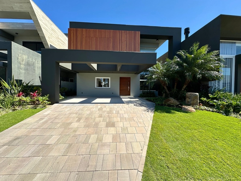 Sobrado à Venda no Capão Ilhas Resort