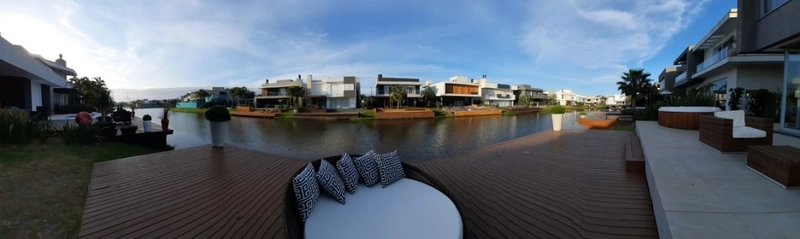 Sobrado beira lago no condomínio Malibu: 13ª foto da galeria de imagens do imóvel