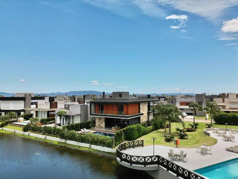 Magnífica casa beira lago à venda no condomínio Sea Coast: 28ª foto da galeria de imagens do imóvel