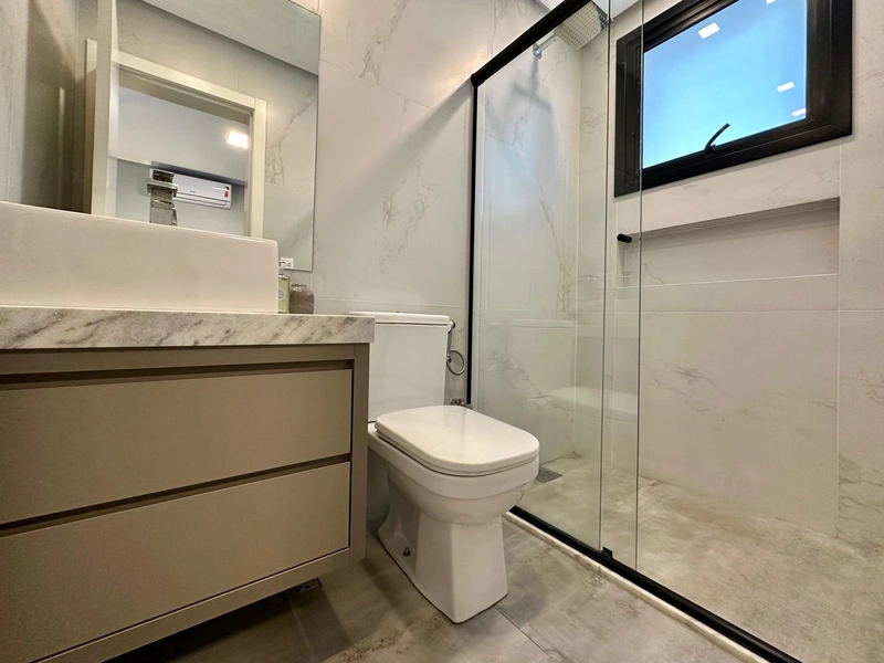 Magnífica casa beira lago à venda no condomínio Sea Coast: 41ª foto da galeria de imagens do imóvel