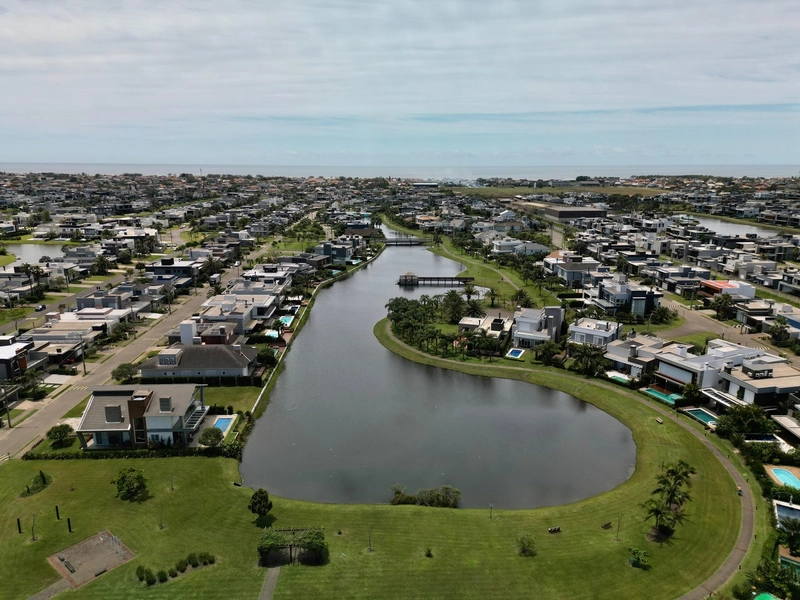 Magnífica casa beira lago à venda no condomínio Sea Coast: 37ª foto da galeria de imagens do imóvel