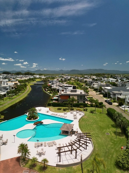 Magnífica casa beira lago à venda no condomínio Sea Coast: 30ª foto da galeria de imagens do imóvel