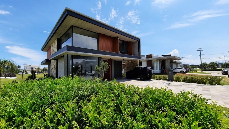 Magnífica casa beira lago à venda no condomínio Sea Coast: 4ª foto da galeria de imagens do imóvel