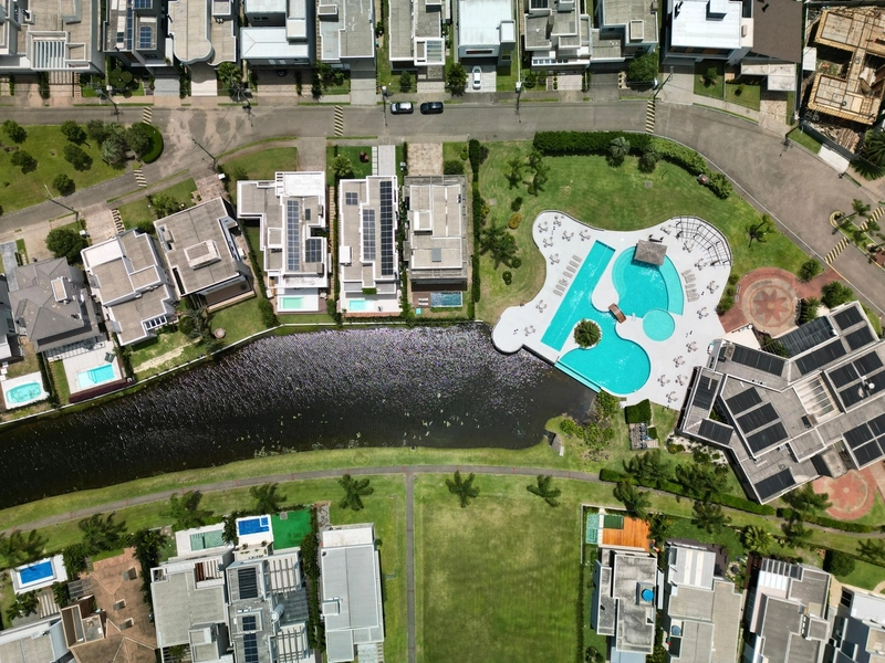 Magnífica casa beira lago à venda no condomínio Sea Coast: 33ª foto da galeria de imagens do imóvel