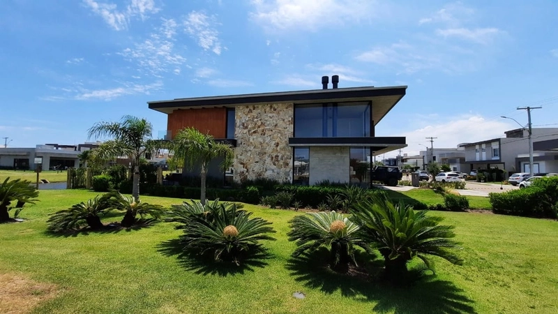 Magnífica casa beira lago à venda no condomínio Sea Coast: 6ª foto da galeria de imagens do imóvel