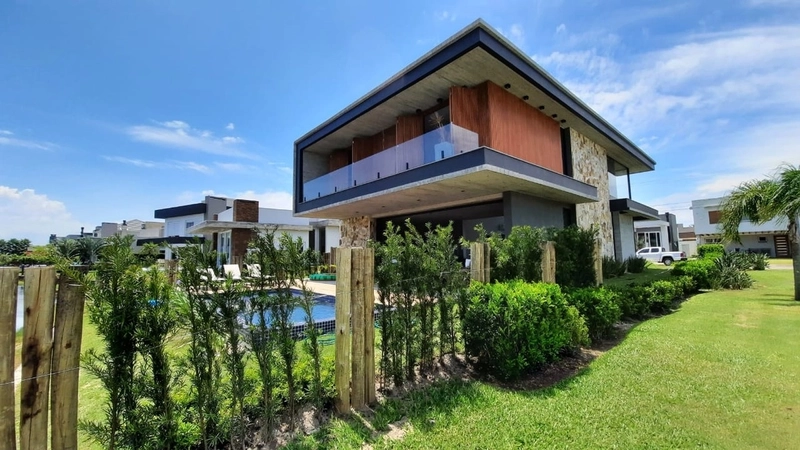 Magnífica casa beira lago à venda no condomínio Sea Coast: 9ª foto da galeria de imagens do imóvel