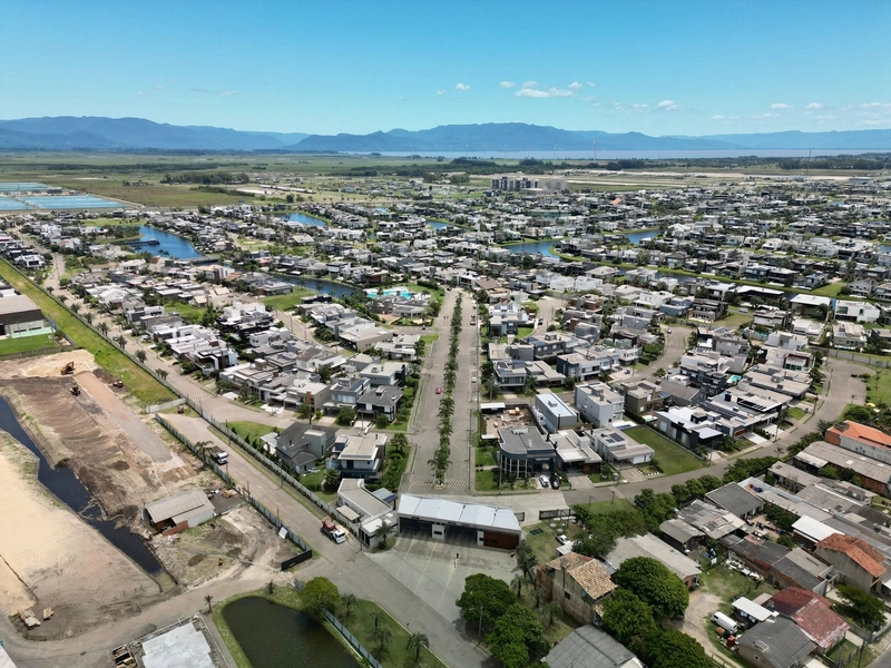 Magnífica casa beira lago à venda no condomínio Sea Coast: 36ª foto da galeria de imagens do imóvel