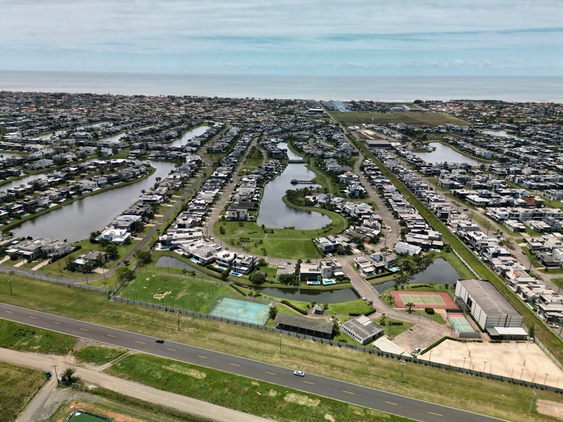 Magnífica casa beira lago à venda no condomínio Sea Coast: 34ª foto da galeria de imagens do imóvel