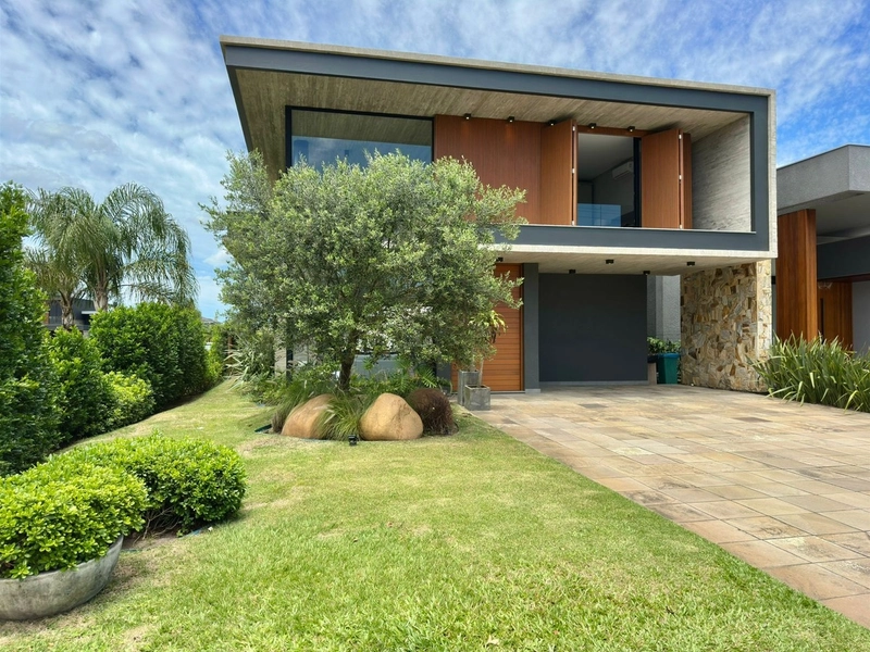 Magnífica casa beira lago à venda no condomínio Sea Coast: 4ª foto da galeria de imagens do imóvel