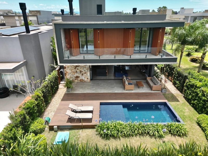 Magnífica casa beira lago à venda no condomínio Sea Coast: 29ª foto da galeria de imagens do imóvel