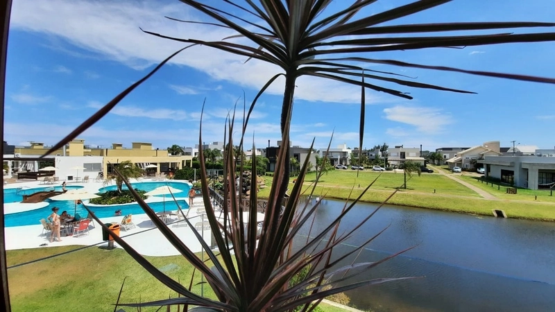 Magnífica casa beira lago à venda no condomínio Sea Coast: 49ª foto da galeria de imagens do imóvel
