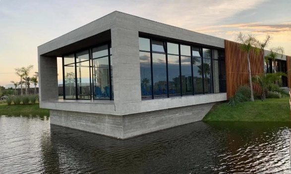 Excelente lote beira lago à venda no condomínio Sense: 4ª foto da galeria de imagens do imóvel