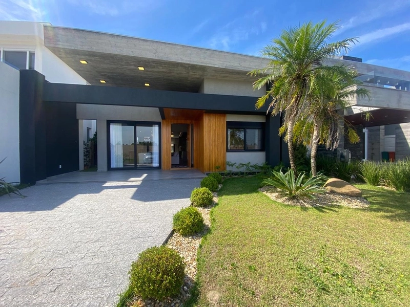 Casa à venda em condomínio fechado de Xangri-Lá- Riviera!: 1ª foto da galeria de imagens do imóvel