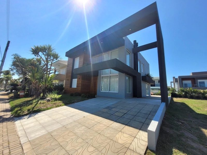 Casa Condomínio fechado em Xangri-lá.: 1ª foto da galeria de imagens do imóvel