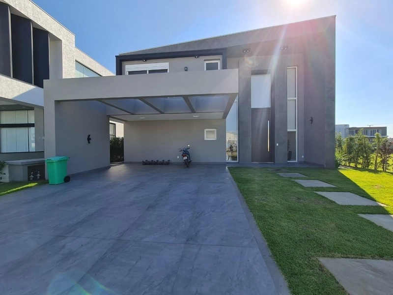 Lindo sobrado beira lago à venda no condomínio Sense: 1ª foto da galeria de imagens do imóvel