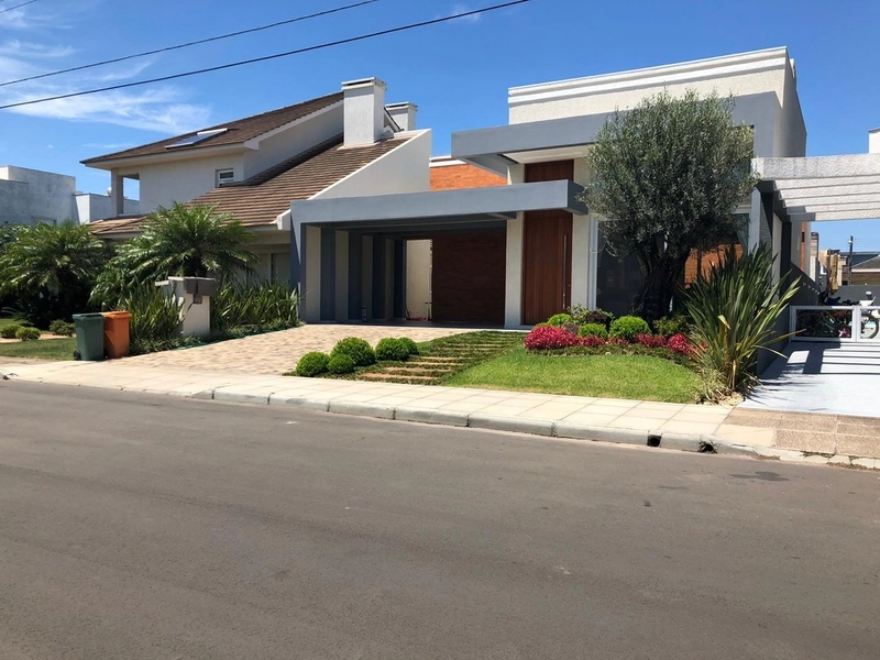 Excelente casa em condomínio