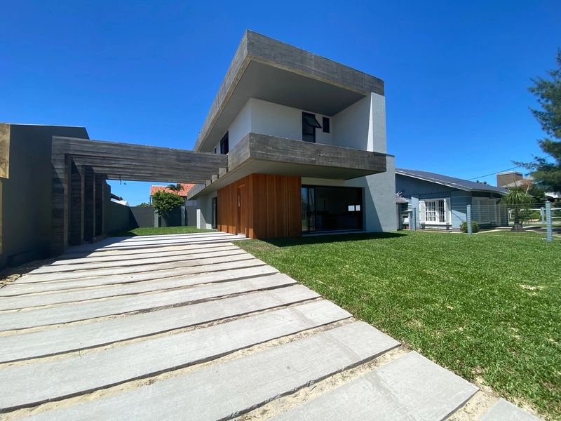 Casa fora de condomínio em Atlântida!: 3ª foto da galeria de imagens do imóvel