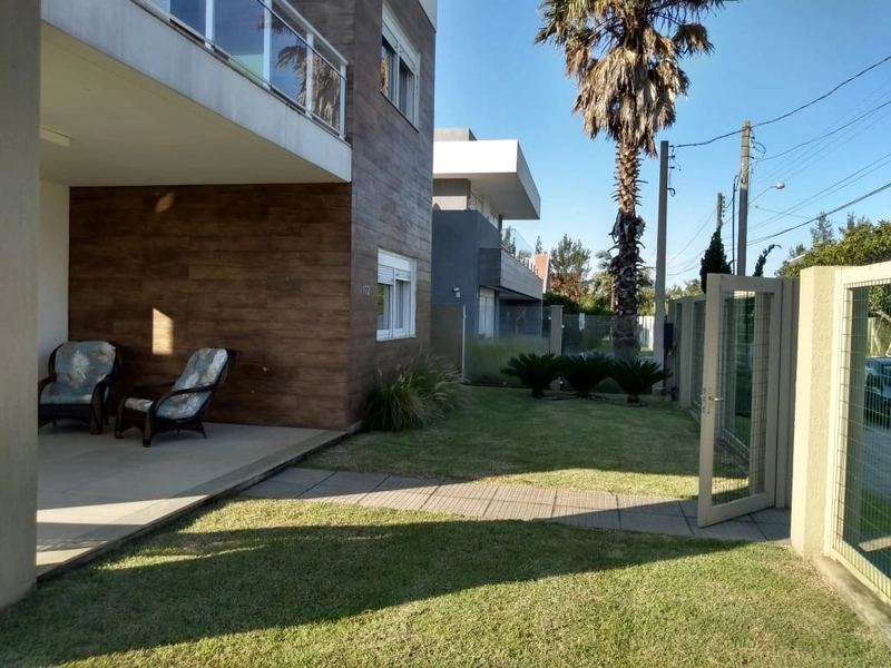 Casa fora de condomínio no coração de Atlântida!: 1ª foto da galeria de imagens do imóvel