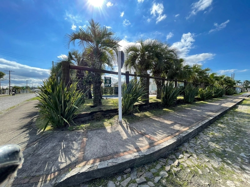 Excelente casa em Atlântida: 3ª foto da galeria de imagens do imóvel